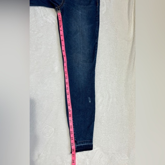 SPANX Semi-Distressed Raw Hem Pull-On Skinny Jean- Small - Picture 6 of 9
